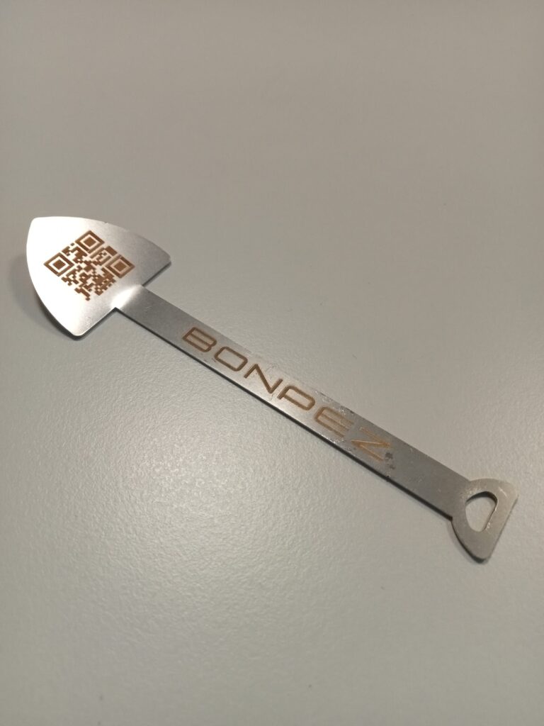 biglietto da visita e gadget in filo metallico e stampa 3D