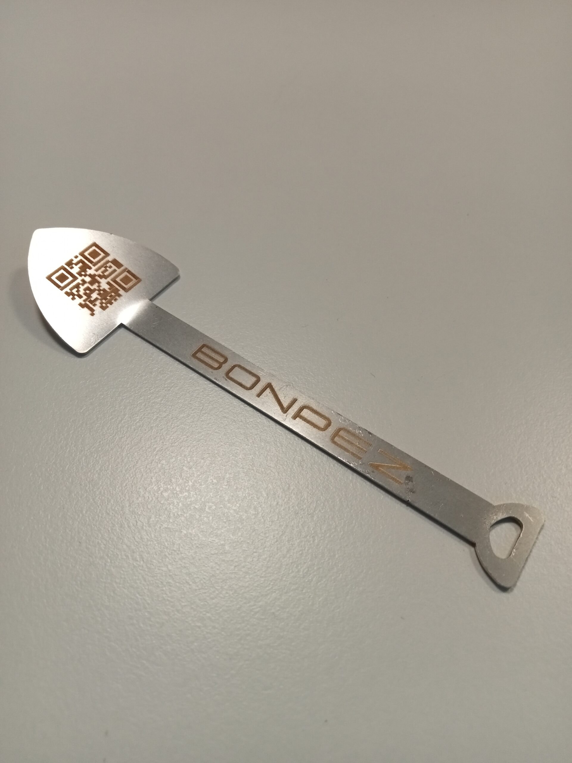 biglietto da visita e gadget in filo metallico e stampa 3D