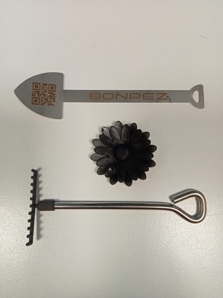 biglietto da visita e gadget in filo metallico e stampa 3D