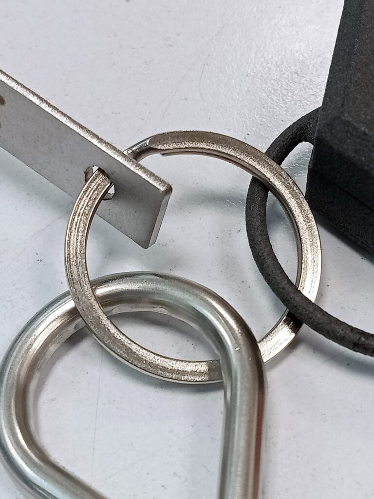 biglietto da visita e gadget in filo metallico e stampa 3D